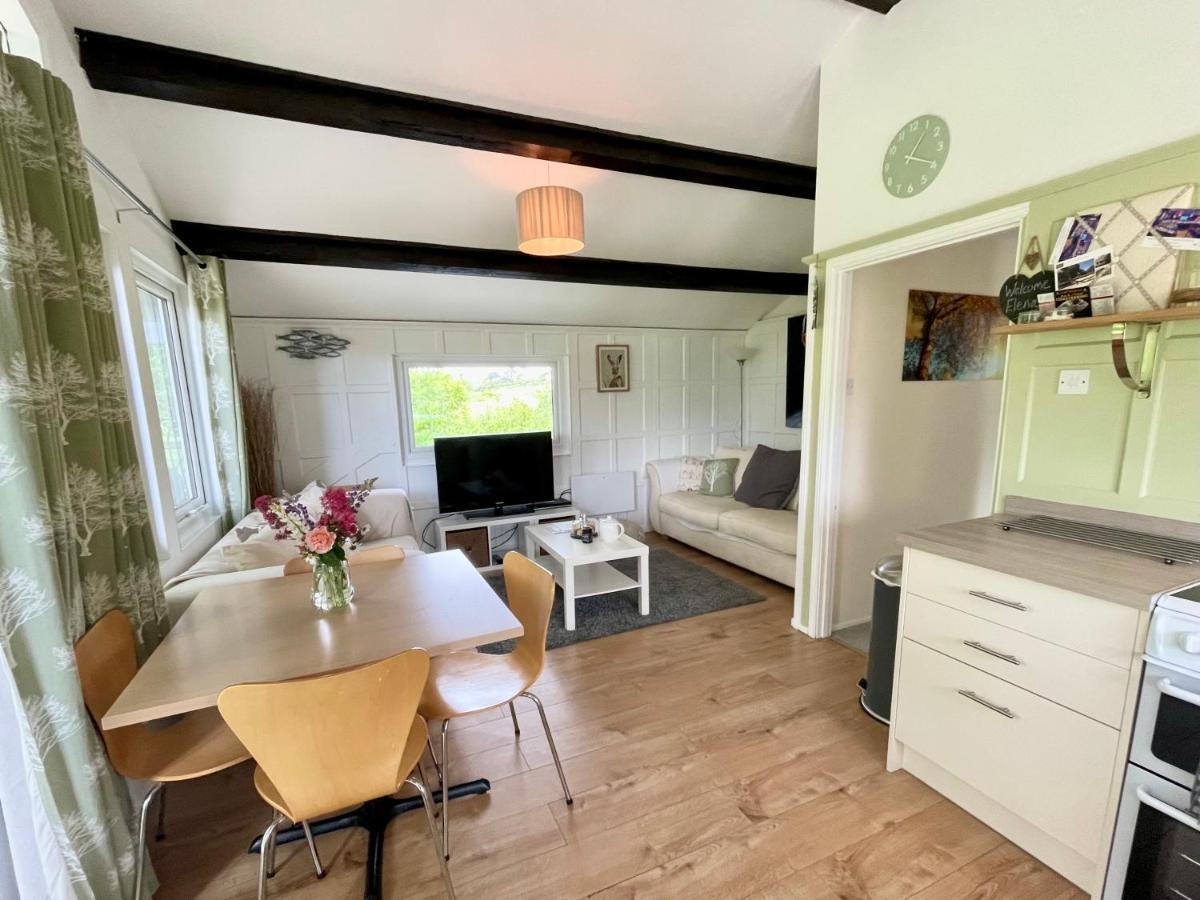Beech Hut - A Streamside Family Escape Near Salcombe And Beaches South Milton Bagian luar foto