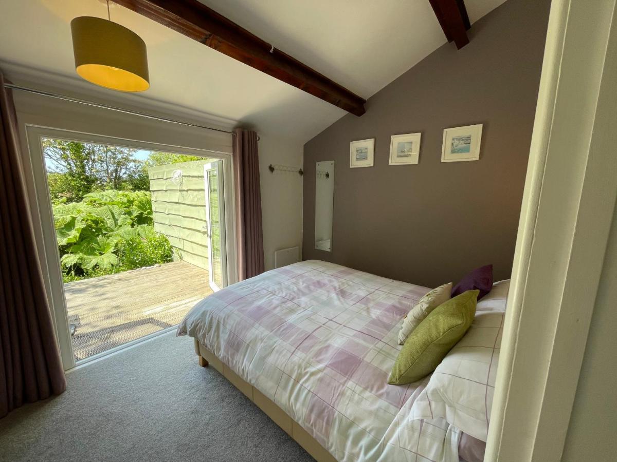 Beech Hut - A Streamside Family Escape Near Salcombe And Beaches South Milton Bagian luar foto